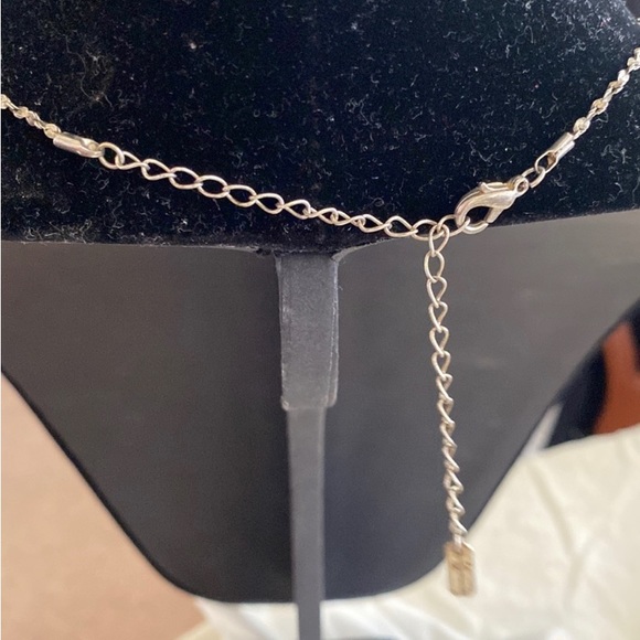 Vintage delicate design crystal necklace. - Picture 2 of 2